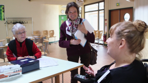 3 personnes Arthrogrypose se rencontrant